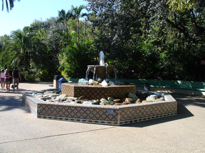20111022153659A.jpg -   I remember this fountain from the first time I went to Busch Gardens decades ago (have pictures to prove it, too!)  