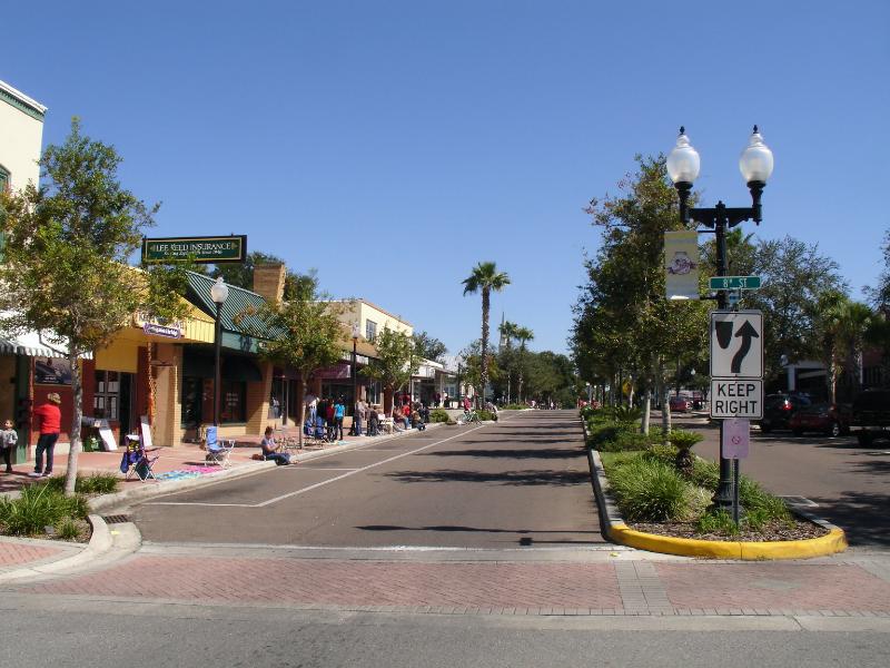 20111021123352A.jpg -   5th Ave looking East  