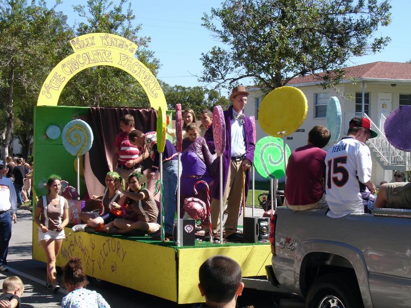 20111021131436A.jpg -   Like the slogan "sweet victory", along the float bottom  
